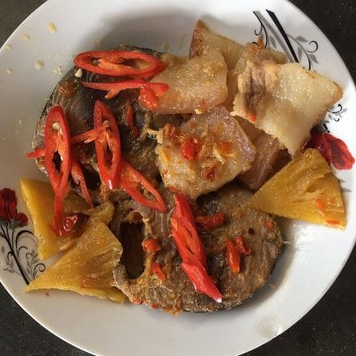 Cá ngừ kho thịt ba rọi