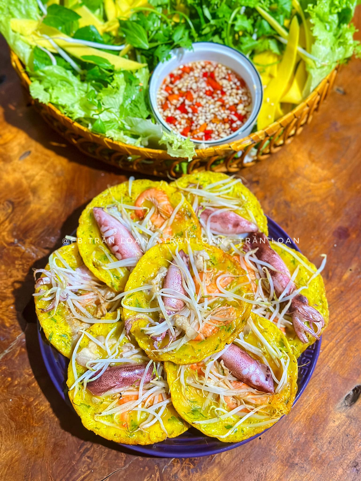 Bánh xèo chắn nước mắm Ngọc biển pha hợp khẩu vị